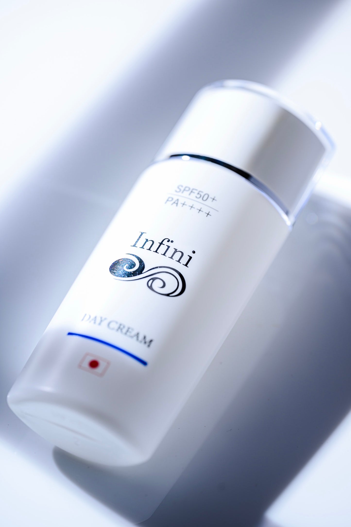 Infini DAY CREAM  ~UVケアの常識を変える、圧倒的な美容液感~